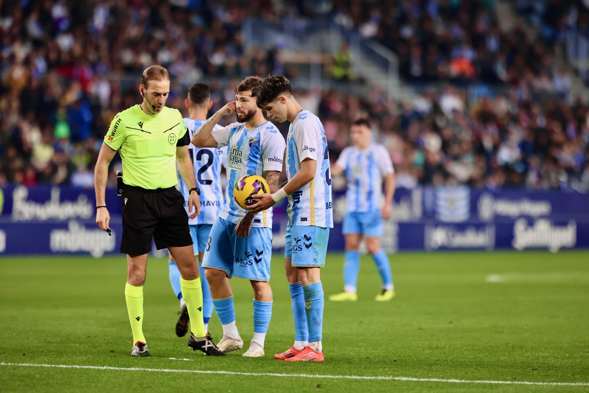 El Málaga - Eldense, en imágenes