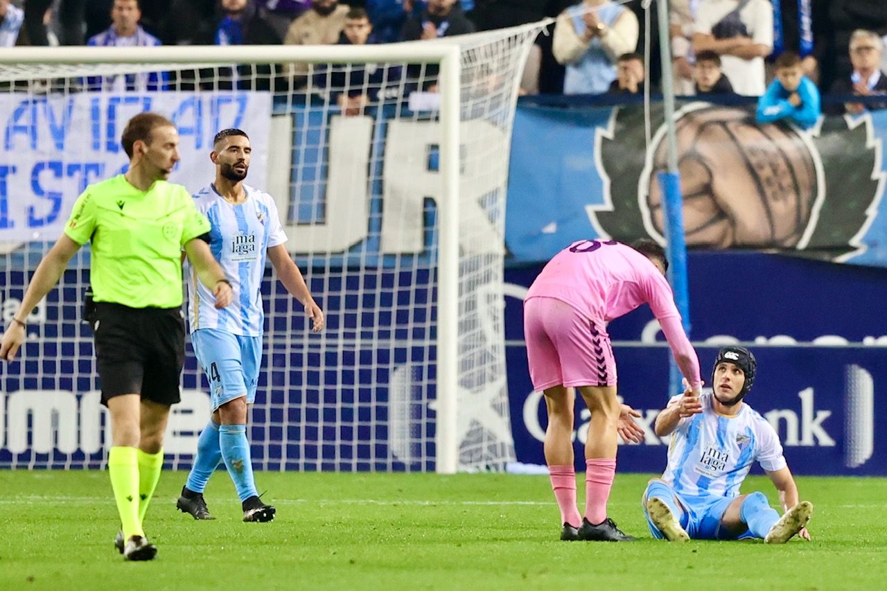 El Málaga - Eldense, en imágenes