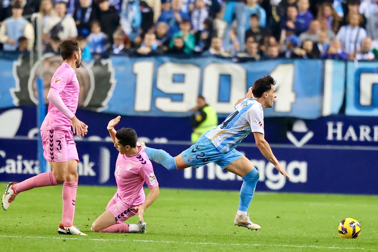 El Málaga - Eldense, en imágenes