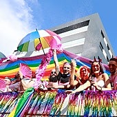 Planes LGTBI para este fin de semana en Andalucía: Loco Bongo vuelve a Torremolinos por Navidad