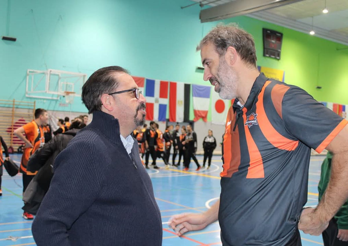 Imagen secundaria 1 - La Academia 675 y Alhaurín de la Torre, unidos por un baloncesto inclusivo