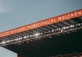 El Molinón, el emblemático estadio del Sporting.