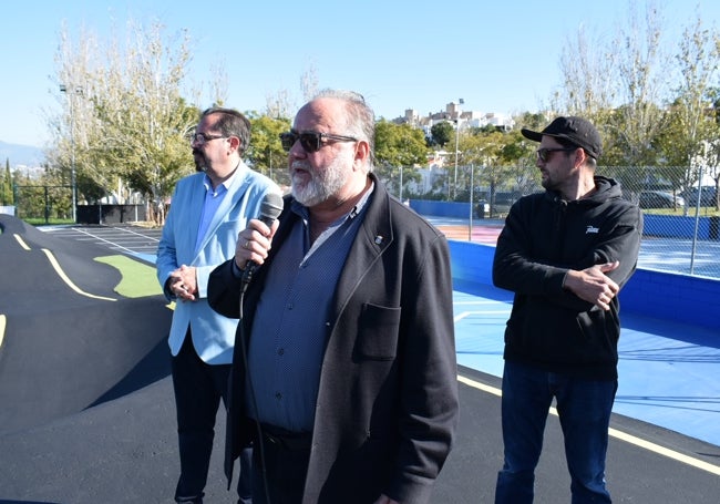 Sergio Cortés, Joaquín Villanova y Víctor García, durante la inauguración.