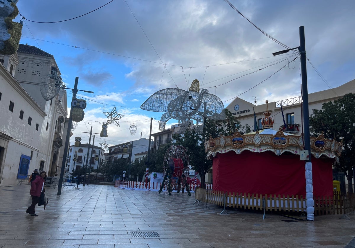 Imagen de la céntrica plaza de Las Carmelitas esta Navidad en Vélez-Málaga.