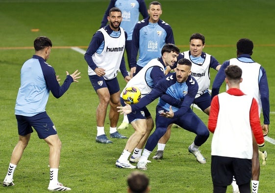 Los jugadores del Málaga, durante un reciente entrenamiento.