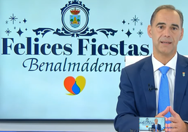 El alcalde de Benalmádena, Juan Antonio Lara, durante el discurso navideño.