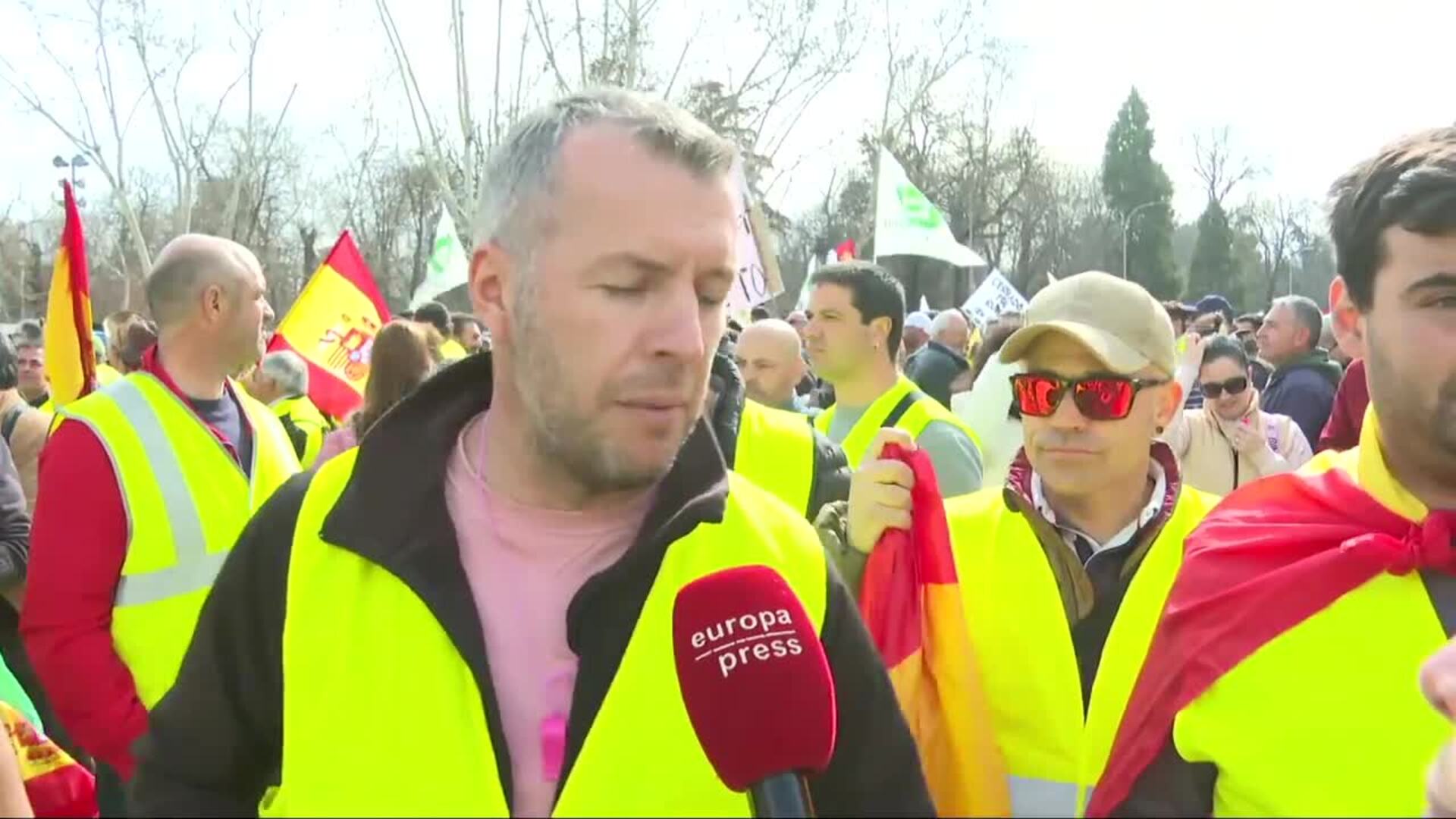 Agricultores se movilizan en Madrid y aseguran estar "vendiendo a pérdida"