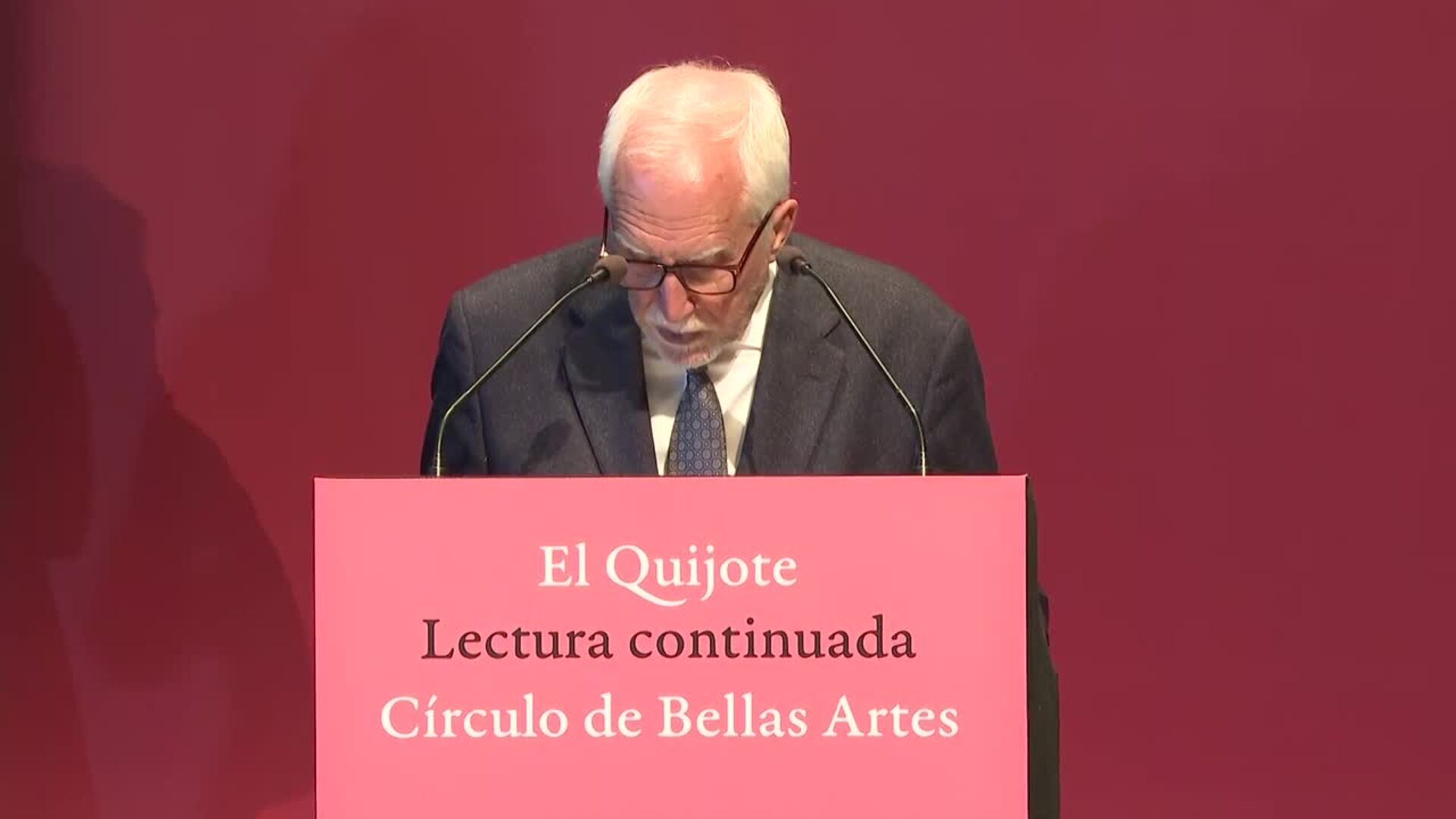 Luis Mateo Díez recita los primeros párrafos de 'El Quijote'