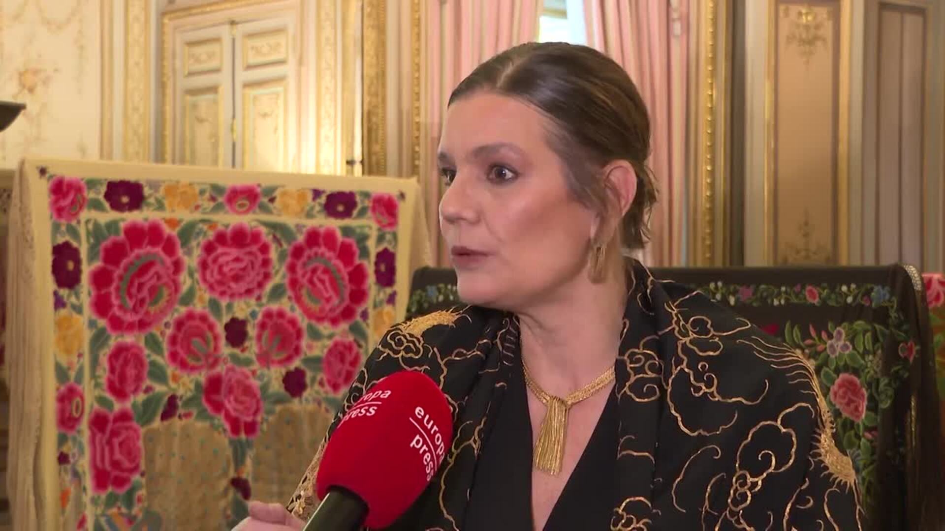 Madrid rinde homenaje al Mantón de Manila, un objeto "de poder" que "une culturas"