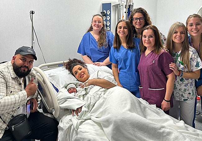 Lola, la primera bebé andaluza de 2025, es almeriense.