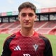 Imagen principal - Jugador clave en el equipo revelación del torneo hasta ahora. Forma un gran triángulo en el centro del campo junto a Lachuer y Álvaro Reina. El canterano de la Real Sociedad, cedido por este club, leva ya dos goles y otras tantas asistencias pese a ser el hombre ancla de esa línea medular, aunque aparece en todas las zonas. Titular en todos los partidos, lo ha jugado casi todo (1.861 minutos sobre un máximo de 1.890).