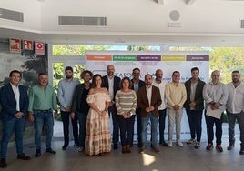 Integrantes de la asociación de promoción APTA, en una reunión reciente en la Axarquía.