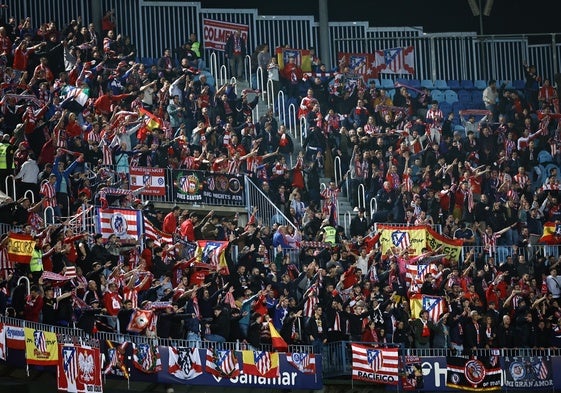 Los ultras del Atlético de Madrid, en La Rosaleda.