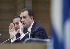 José María Muñoz, junto a Kike Pérez en la sala de prensa de La Rosaleda.