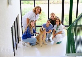 Perros para animar y acompañar a los pacientes: el nuevo proyecto del Hospital Clínico de Málaga