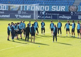 La plantilla del Málaga, en el entrenamiento de este miércoles.