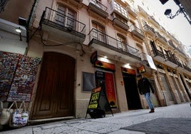 Edificio del número 23 de la calle Santa María que albergará pisos de lujo.