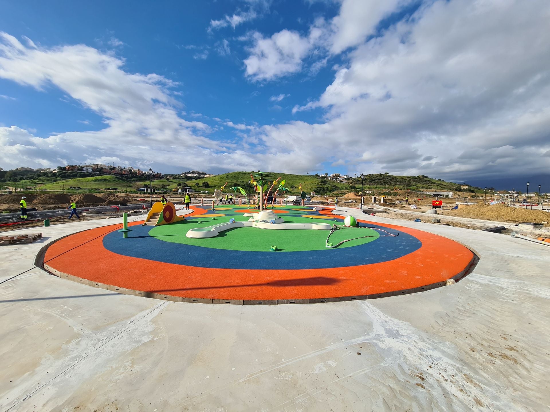 Los preparativos del Gran Parque de Mijas, en imágenes