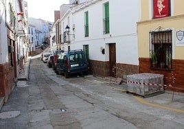 La calle Erilla de Álora en el inicio de las obras.