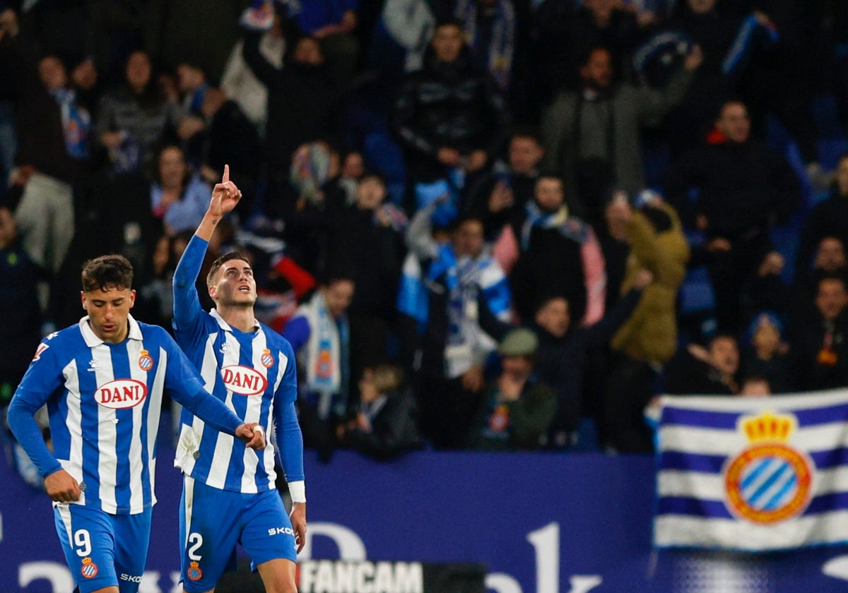 Roberto celebra su primer gol en Primera, este viernes con el Espanyol.