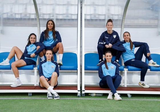 Farfán, Encarni y Andrea Herrero, en la izquierda, y Andrea Ríos, Arantxa y Silvia Mérida, en la derecha.