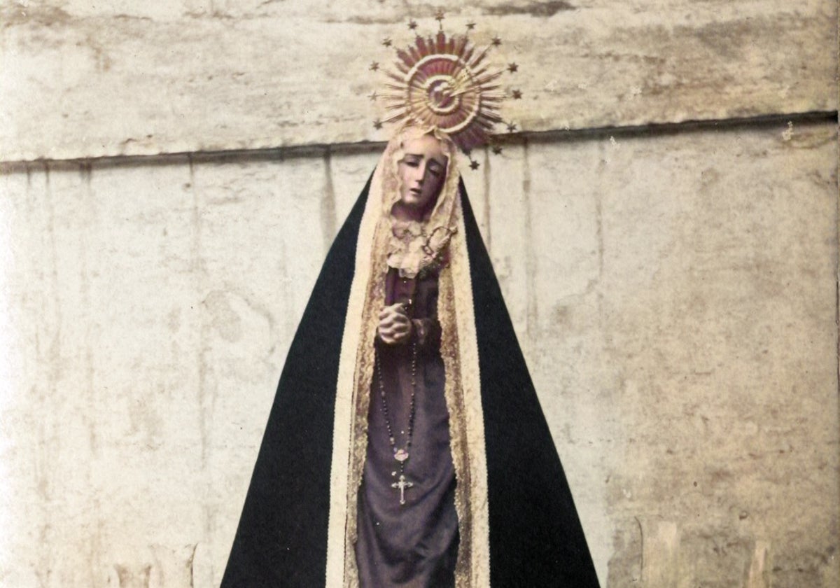 Foto coloreada de la Virgen de los Dolores, de la Hermandad de la Buena Muerte.