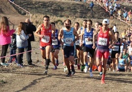 Participantes del Campeonato Andaluz de campo a través 2024, en Cártama.