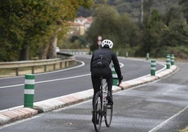 Despiden a un trabajador pillado por la empresa haciendo rutas de 90 kilómetros en bici tras pedir la baja por hemorragias nasales