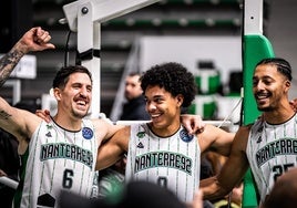 Los jugadores del Nanterre celebran la clasificación.