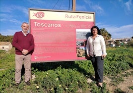 Los ediles Jesús María Claros y Alicia Ramírez, este jueves en el yacimiento fenicio.