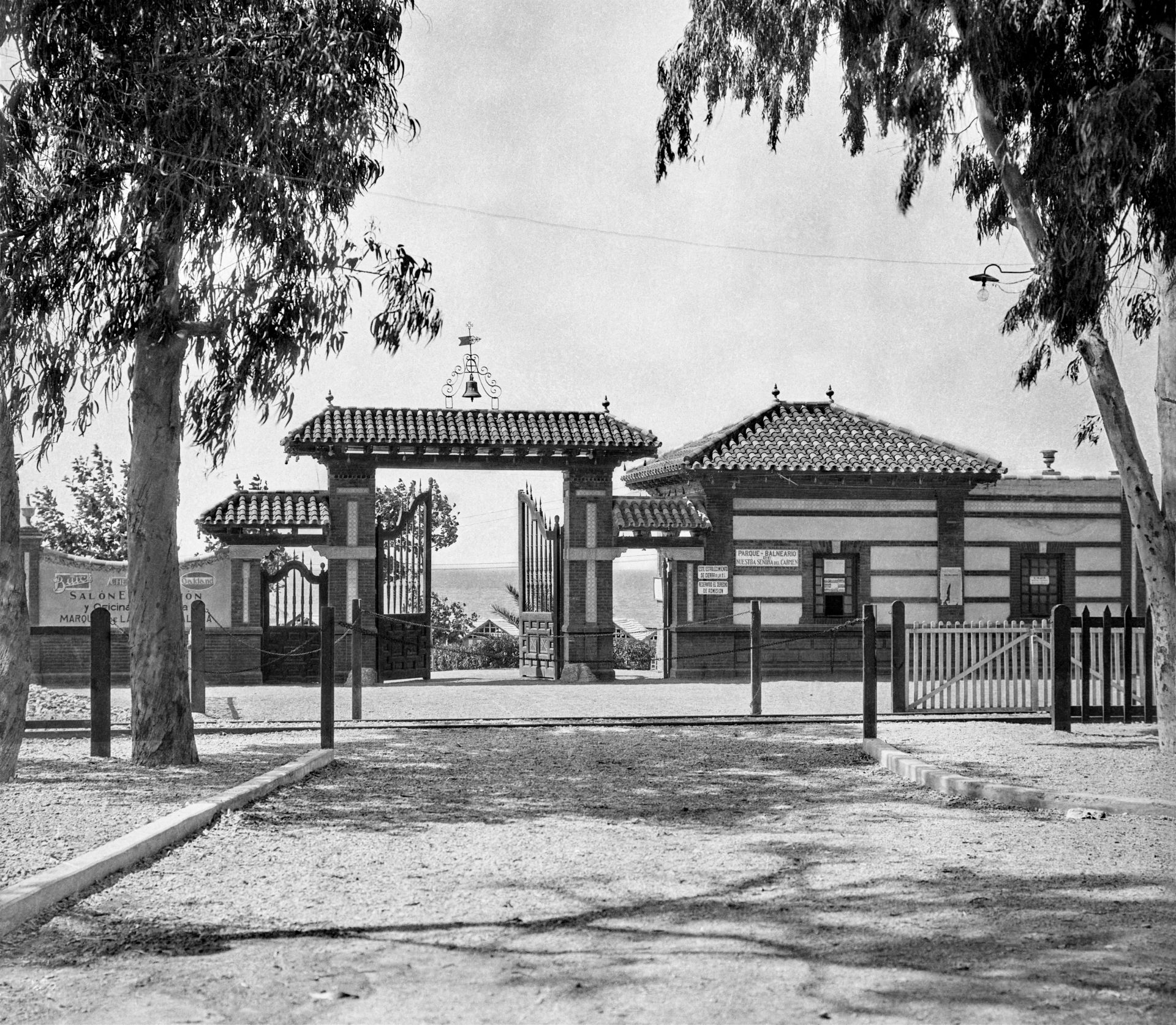 Fotos históricas de la entrada a los Baños del Carmen.