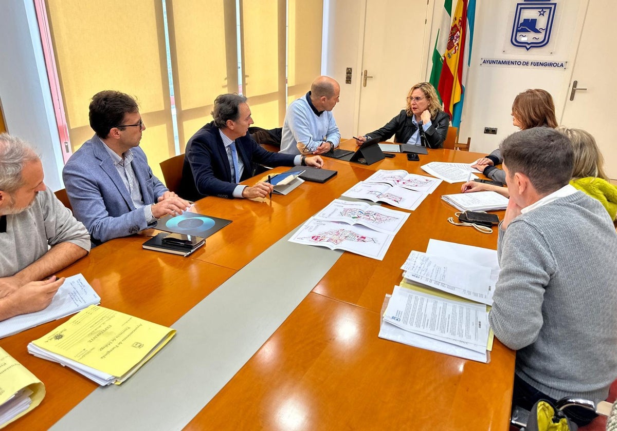 Encuentro entre la alcaldesa y los técnicos de la empresa adjudicataria.