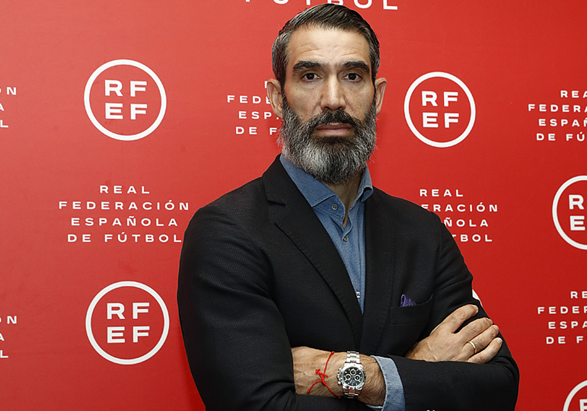 Fernando Sanz, en la Real Federación Española de Fútbol.