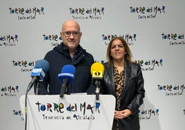 Los ediles Jesús Carlos Pérez Atencia y Belén Zapata, en la presentación de la iniciativa.