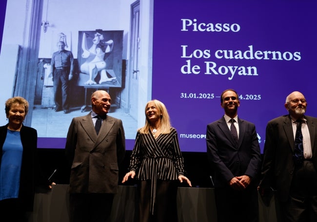 Los comisarios, a ambos extremos, de la imagen junto a Bernard Ruiz-Picasso, Patricia del Pozo y Miguel López-Remiro.