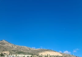 Vista del monte Calamorro desde Arroyo de la Miel.