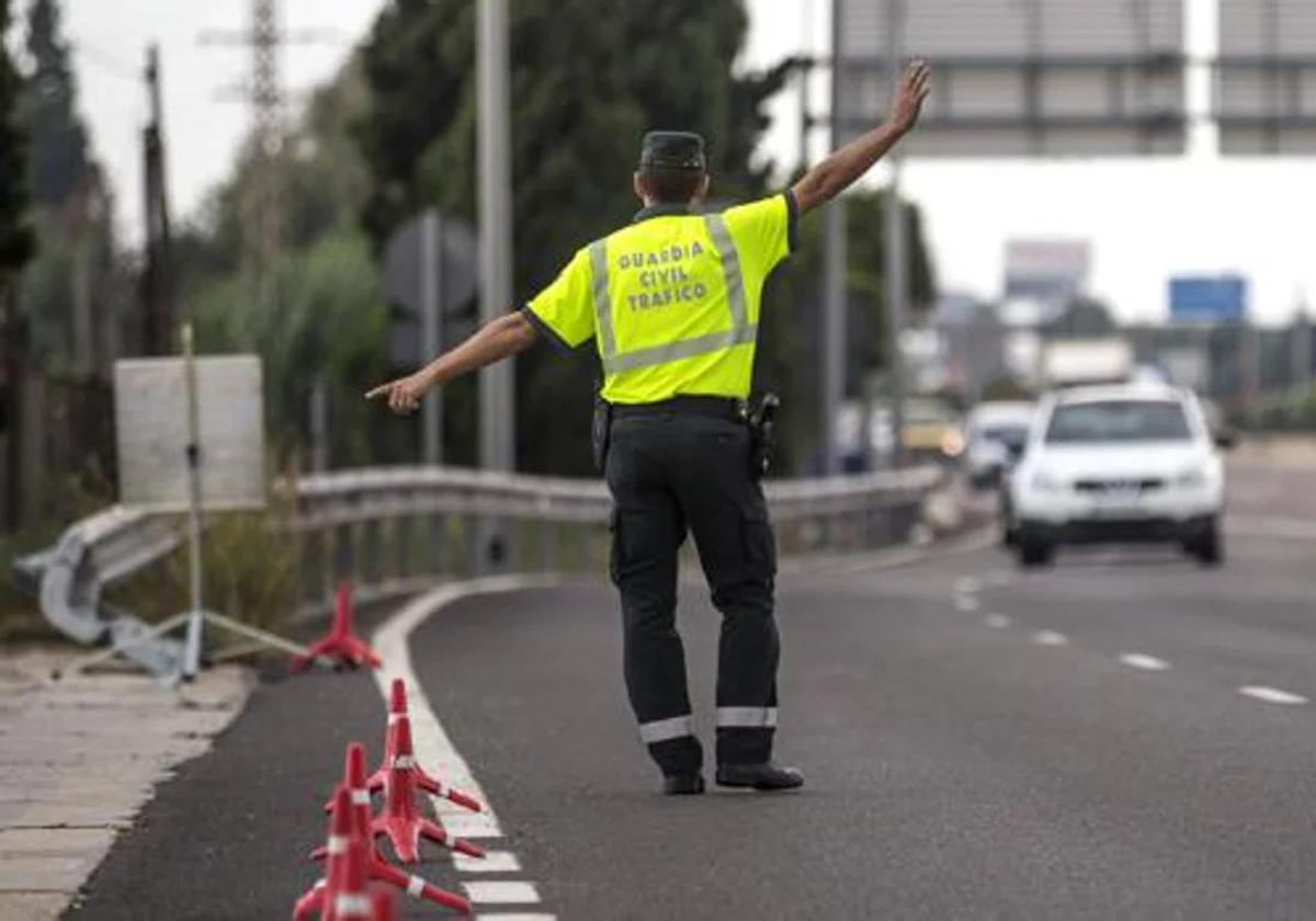 Así funcionan los controles exprés, la nueva estrategia de la DGT para cazar a los infractores