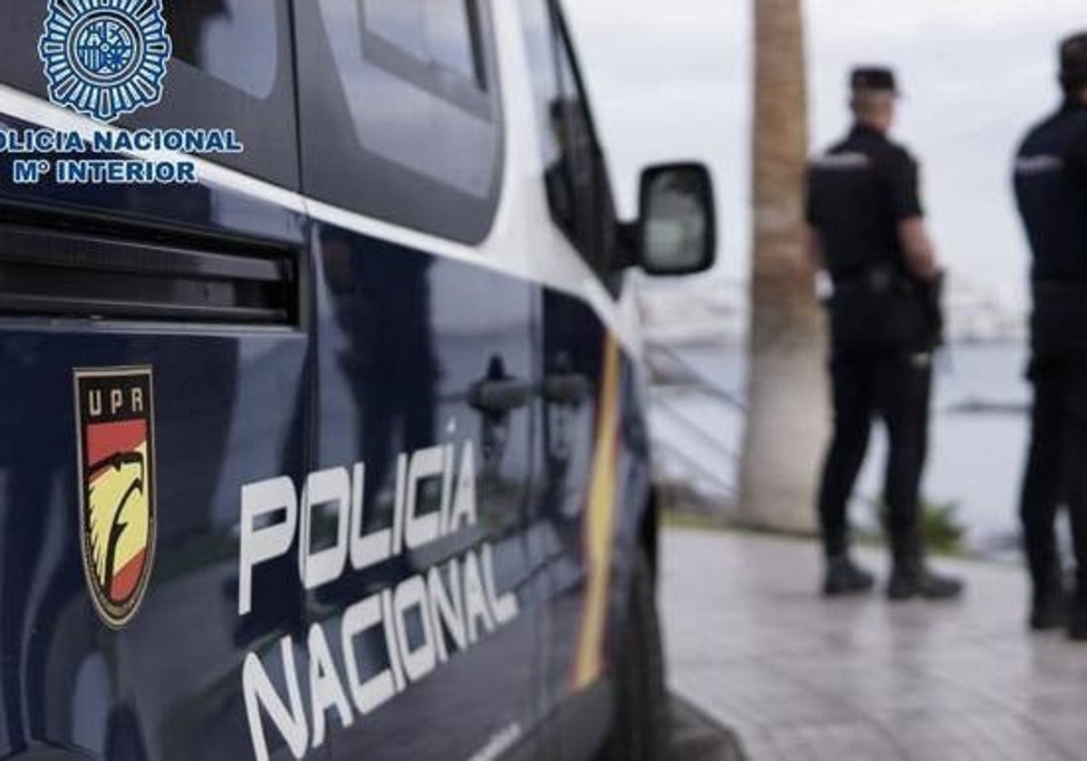 Cuatro agentes salvan a un hombre de 70 años tras sufrir un infarto en Campanillas