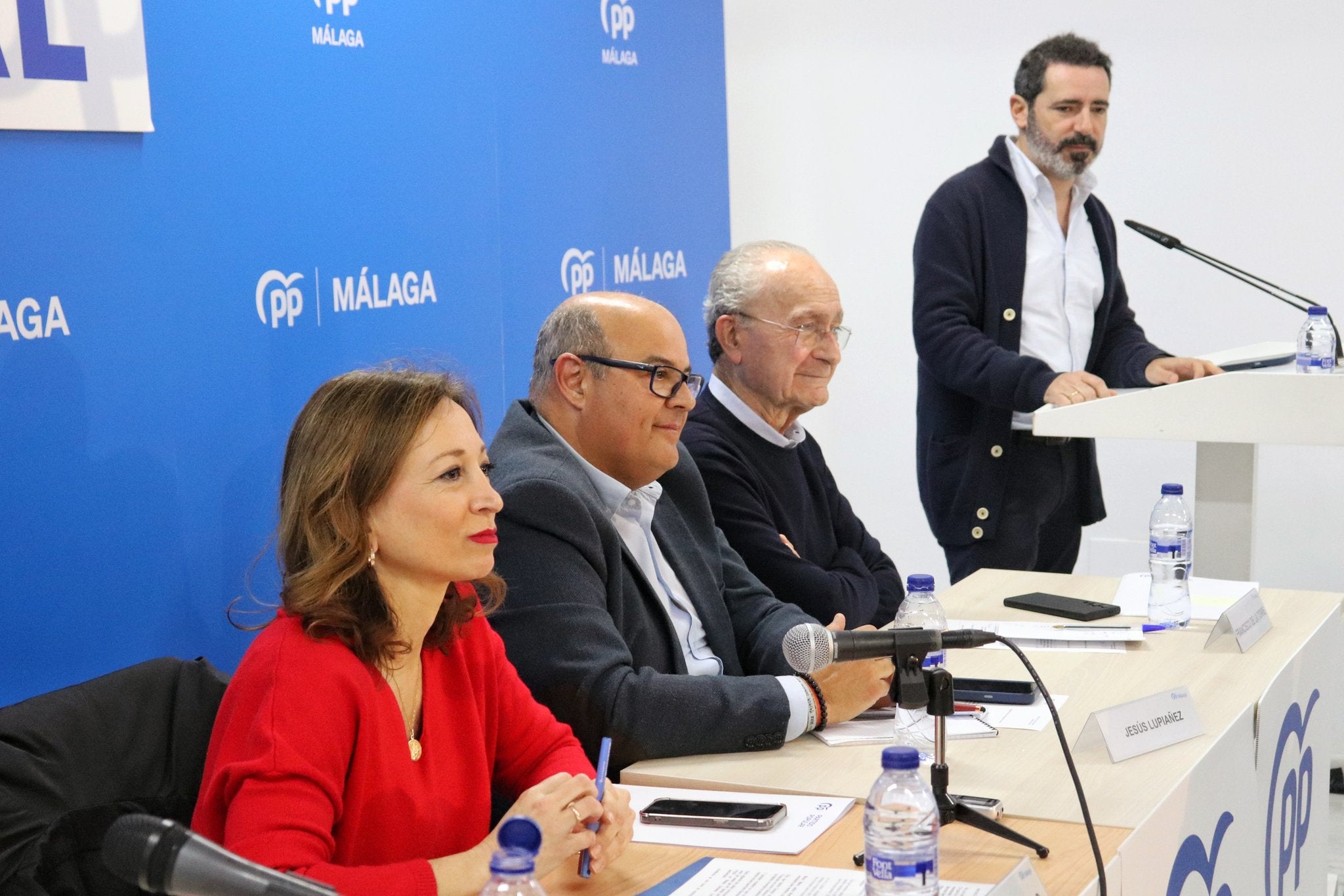 Imagen de la junta directiva provincial del PP en Vélez-Málaga celebrada este sábado.