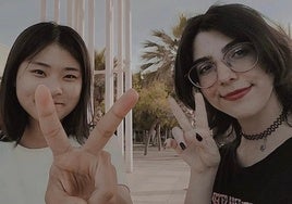 Laura Ruiz, y su Buddy, Baek Hyemin, en el Muelle Uno.