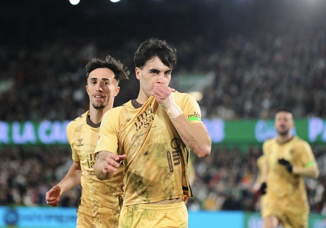 Lobete, uno de los fijos ahora en el once, celebra su primer gol en el Málaga.