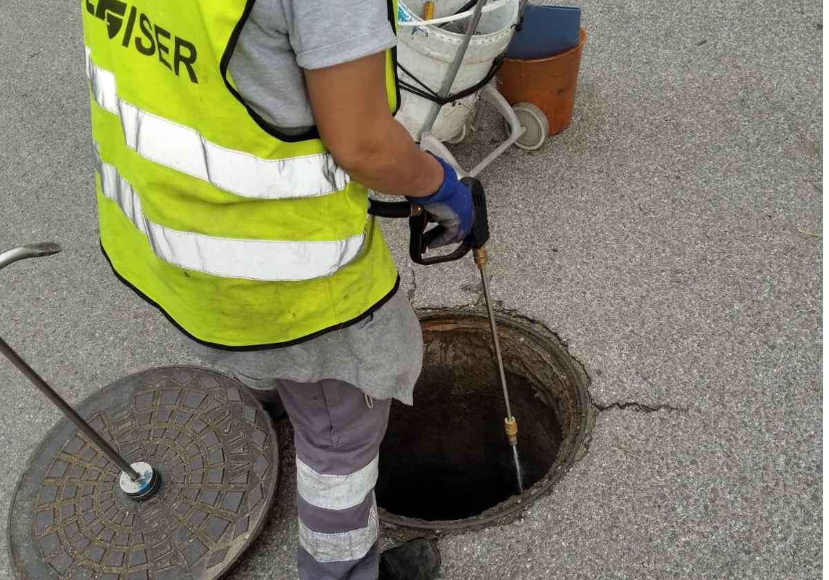 Trabajos en la red de alcantarillado.