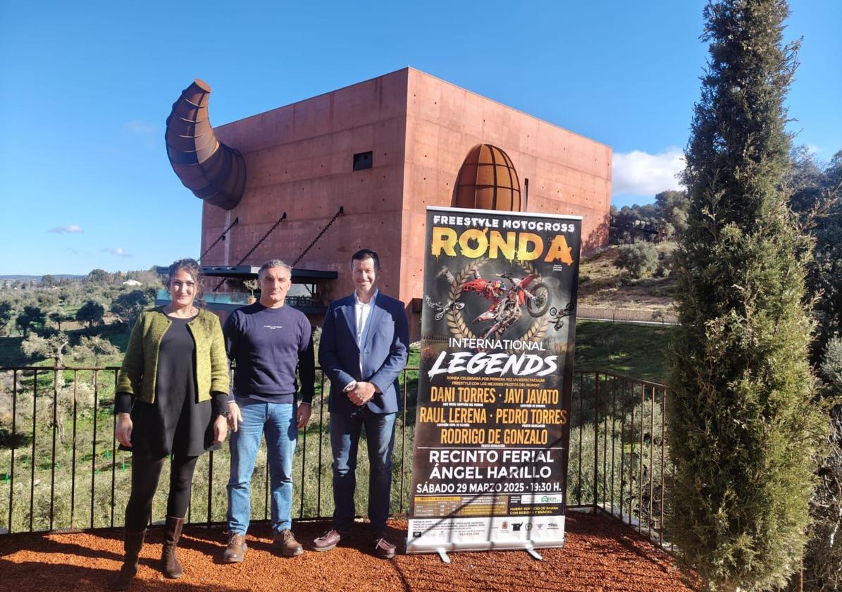 Presentación de la cita en las instalaciones de LA Organic, donde serán los entrenamientos.