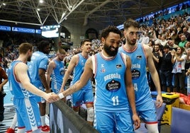 Los jugadores del Breogán celebran la victoria ante el Bilbao.