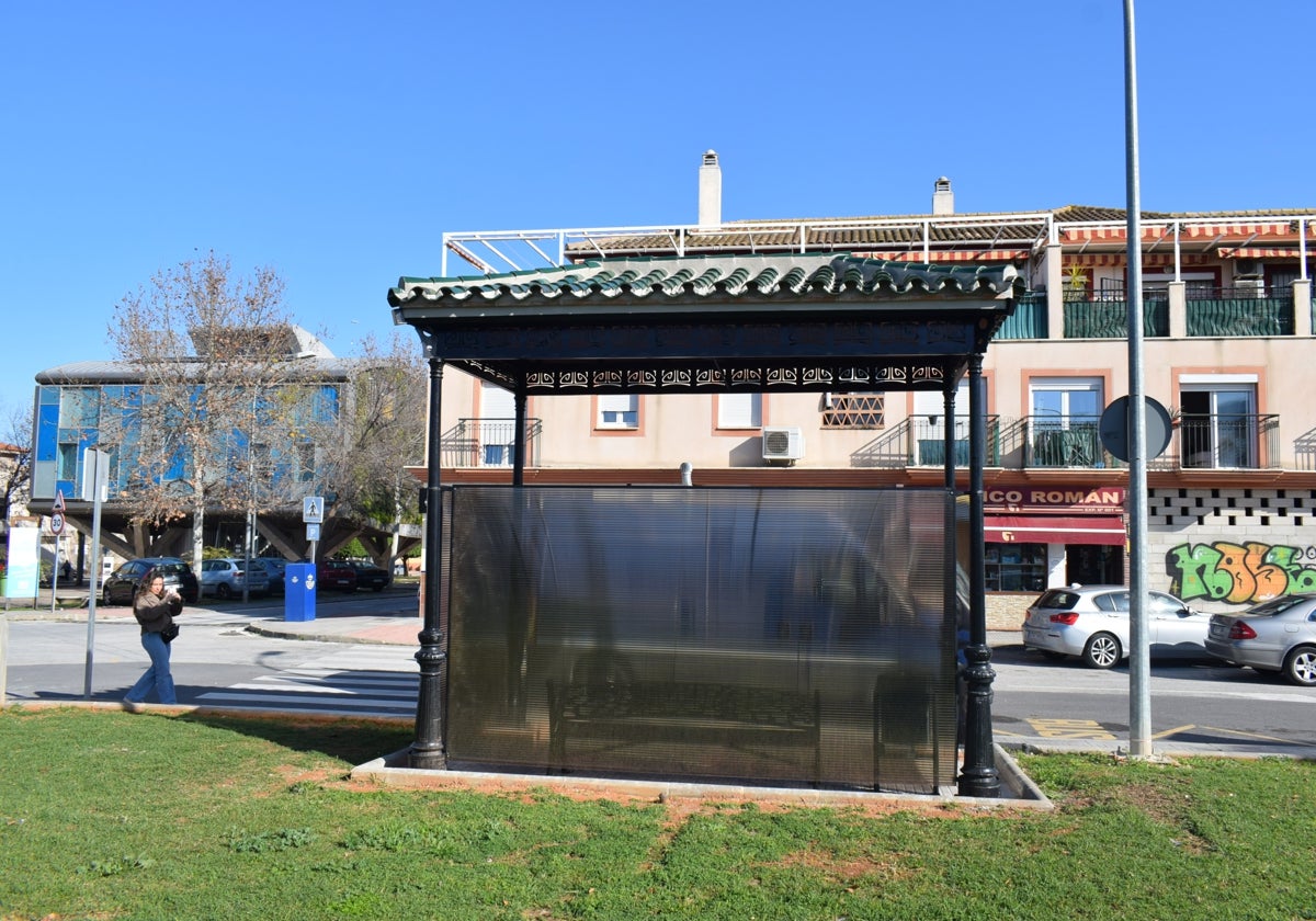 La nueva parada del bus escolar en El Peñón.