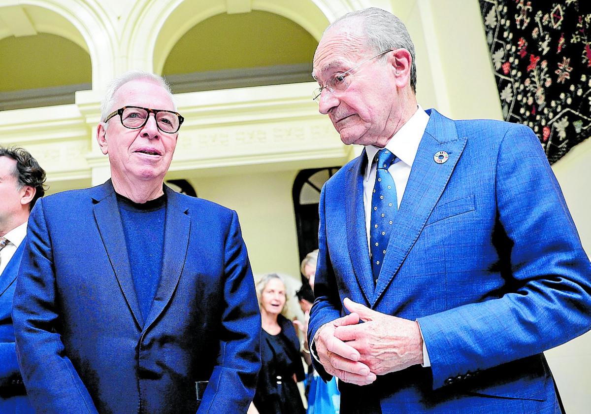 David Chipperfield, con el alcalde el jueves durante la presentación de su proyecto.