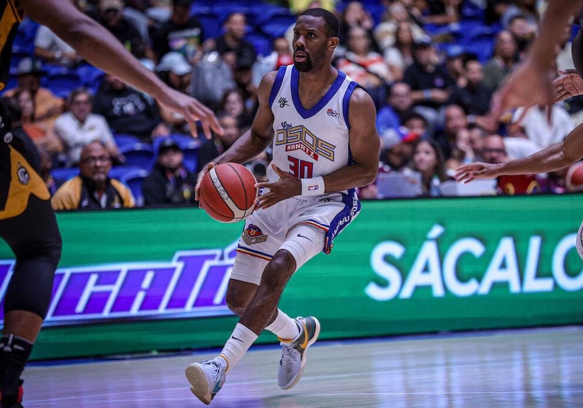 Norris Cole, en un partido con los Osos de Manatí de Puerto Rico.