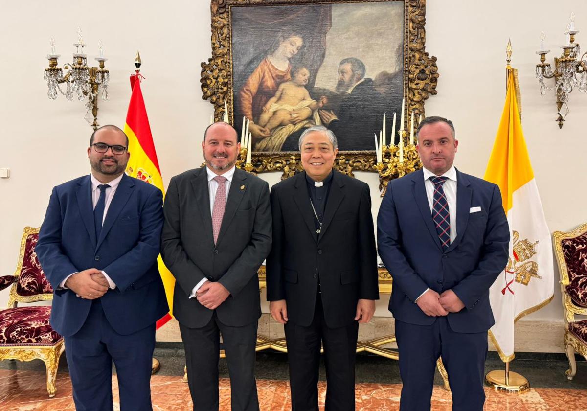 De izquierda a derecha, Francisco José Pérez Segovia, Javier Martín, Bernardito Auza y José Antonio Luque.