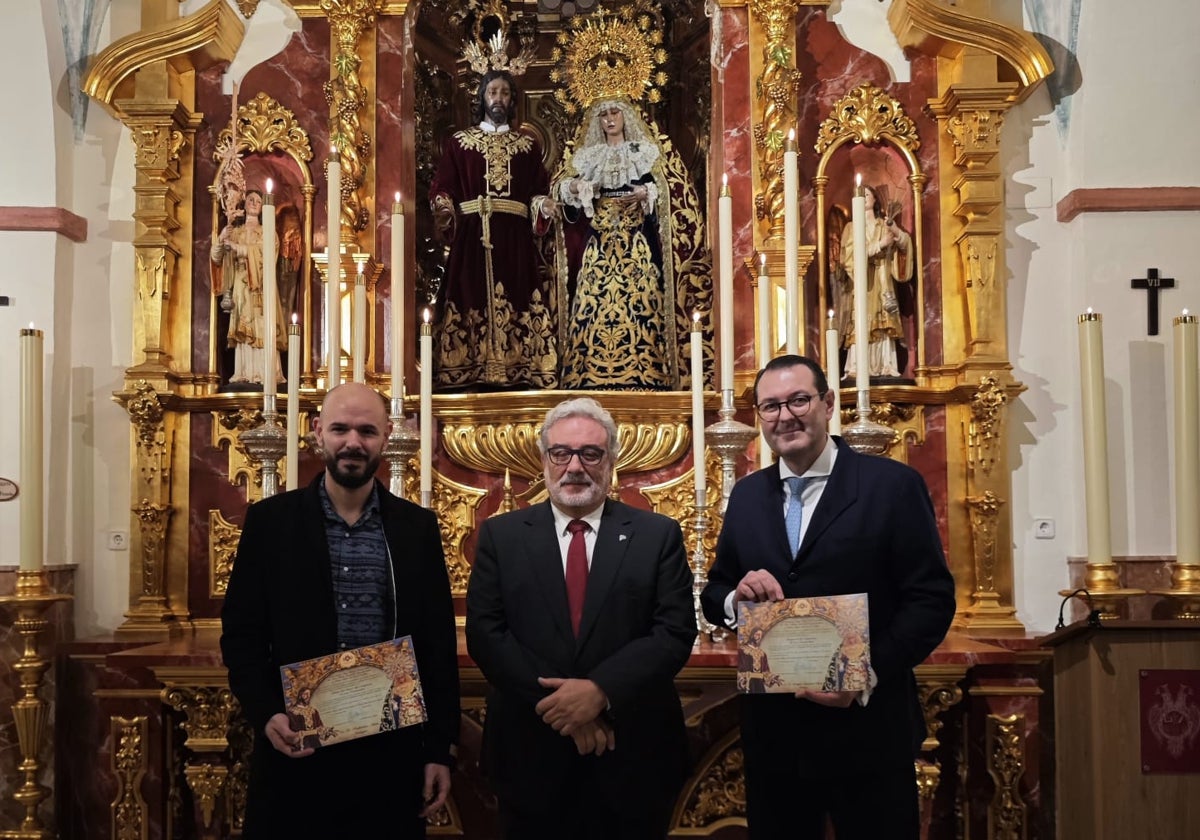 El hermano mayor, Juan Manuel Gutiérrez, junto a Federico Miró y Enrique Guevara.