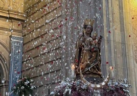 La Virgen de la Victoria, el pasado sábado durante su salida de la parroquia de San Juan.